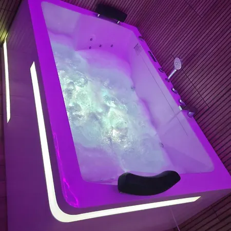 Lägenhet Mostique With Jacuzzi