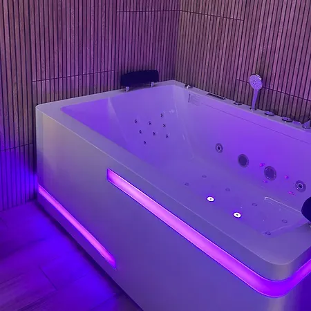 Mostique With Jacuzzi Gdansk